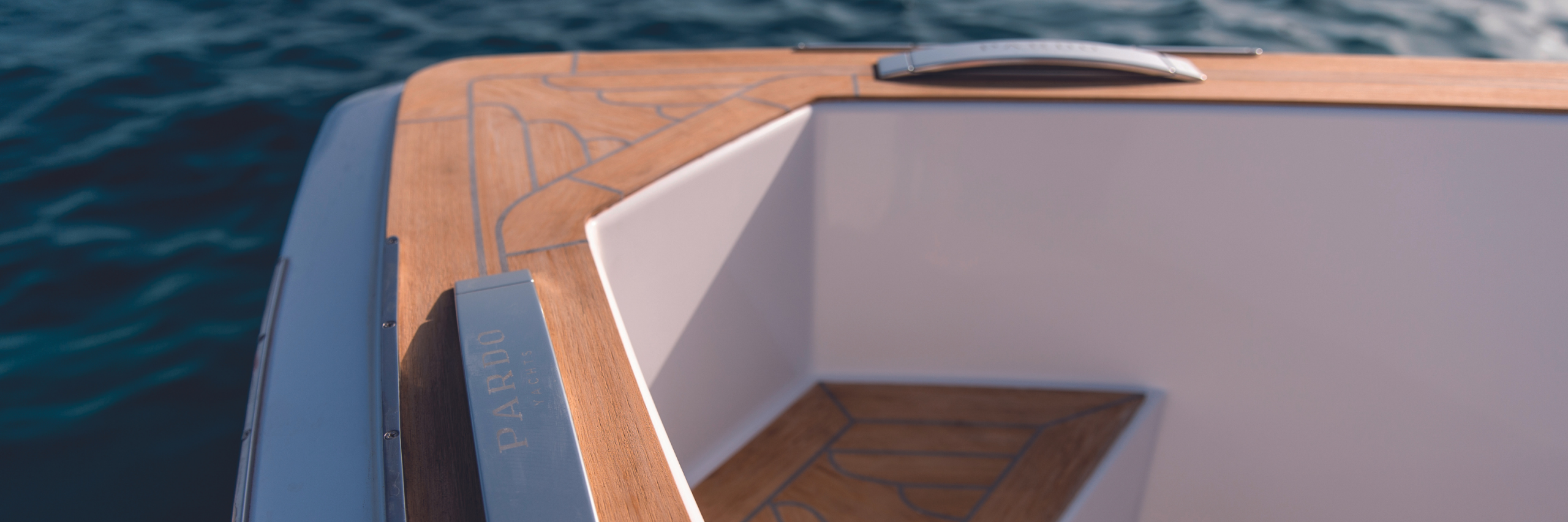 Pardo Yachts ausgestattet mit Flexiteek