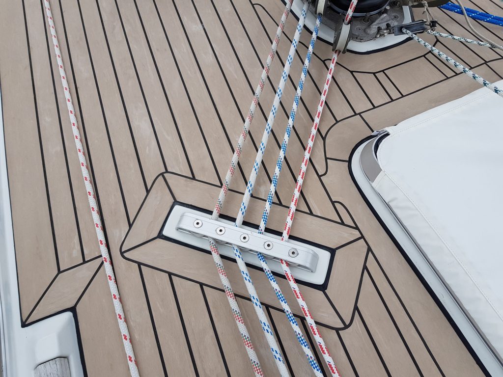 Grand Soleil ausgestattet mit Flexiteek