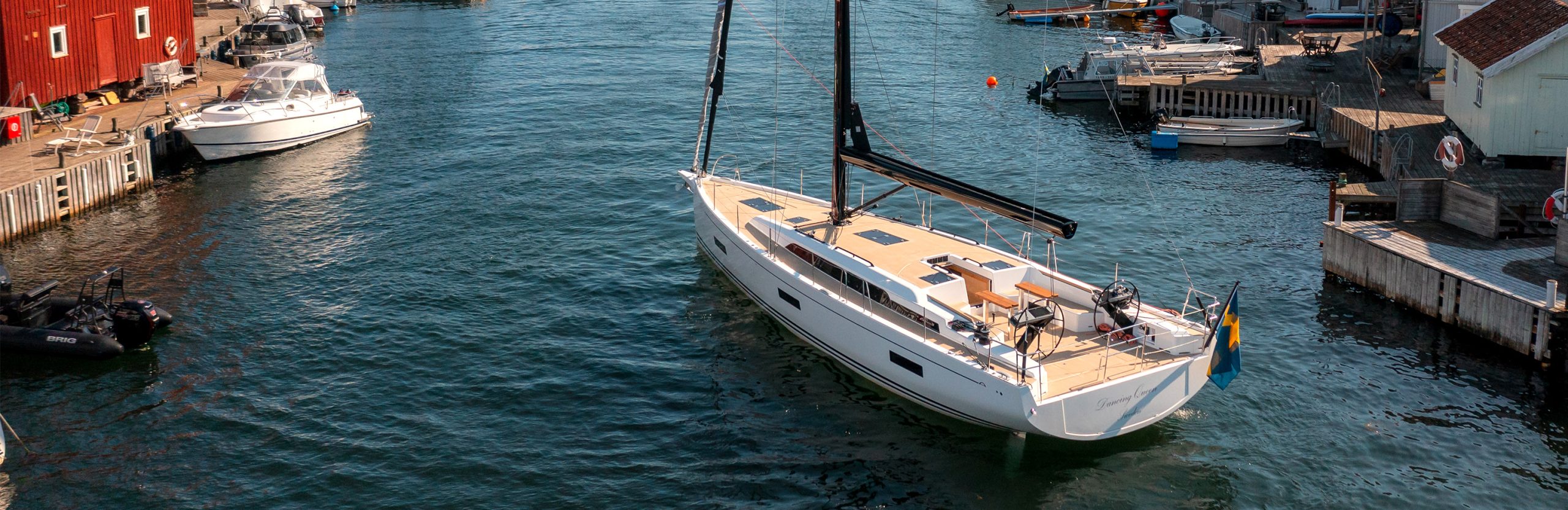 Arcona 50 - Teak mit grauer Fugenmasse - Arcona - Galerie - Feature image img-banner-thin