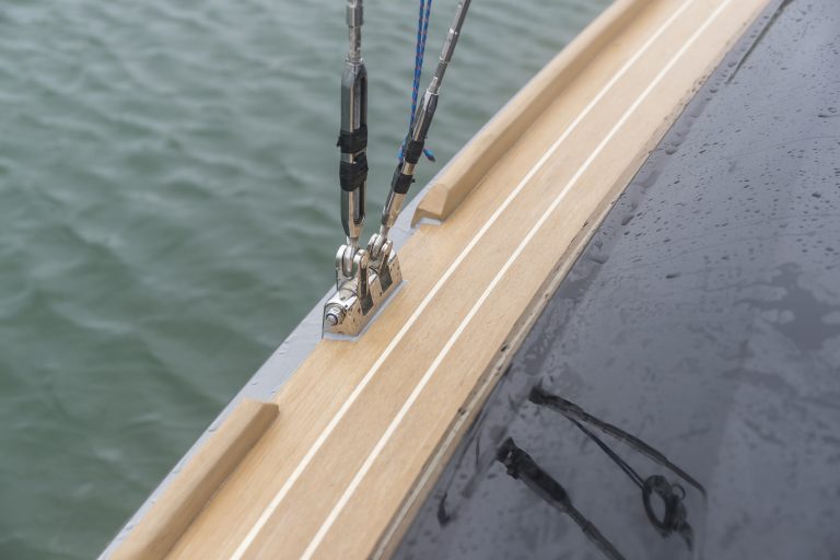 Domani S32L Kante - Scrubbed mit weißer Fugenmasse - Domani