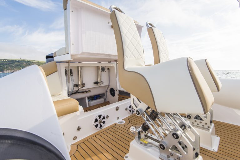 Ribeye Prime 821 Heckboot - Teak mit schwarzer Versiegelung - Ribeye