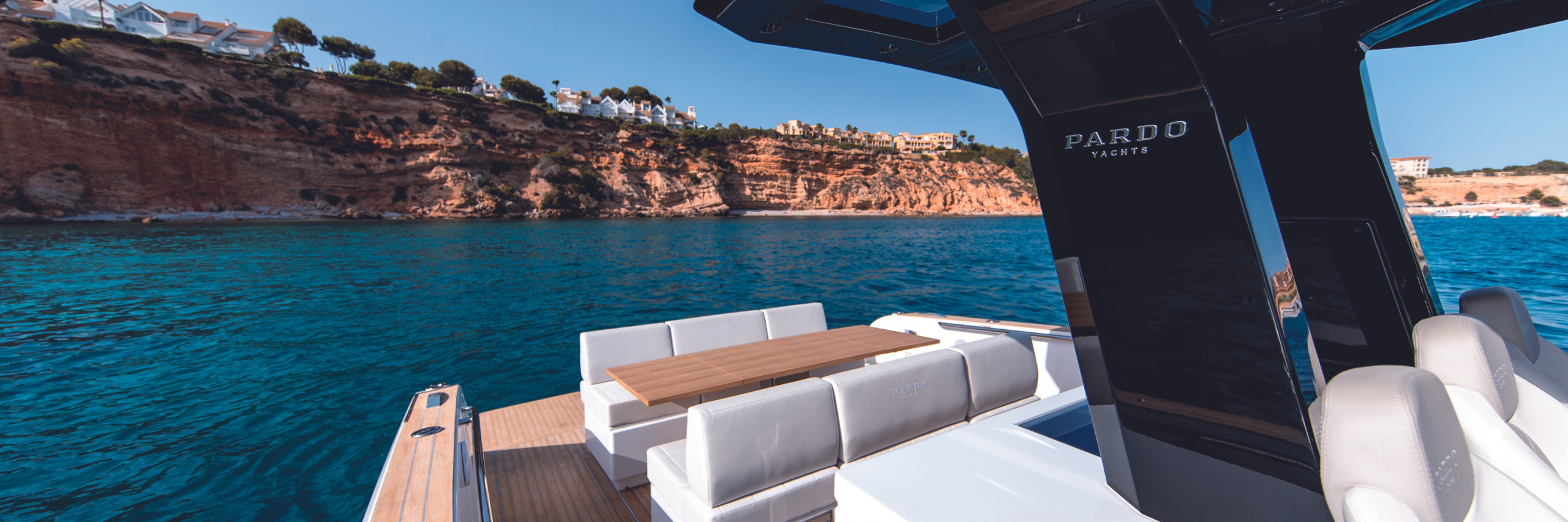 Pardo fitted with Flexiteek