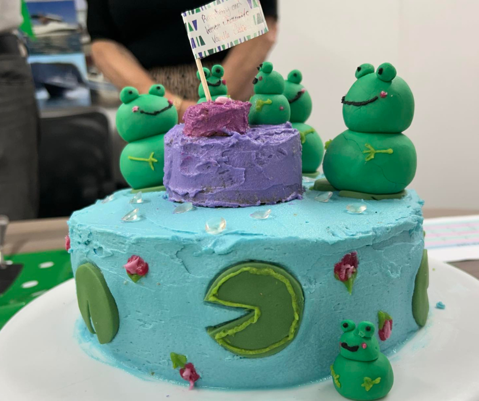 Flexiteek Macmillan Coffee Morning - Frogs