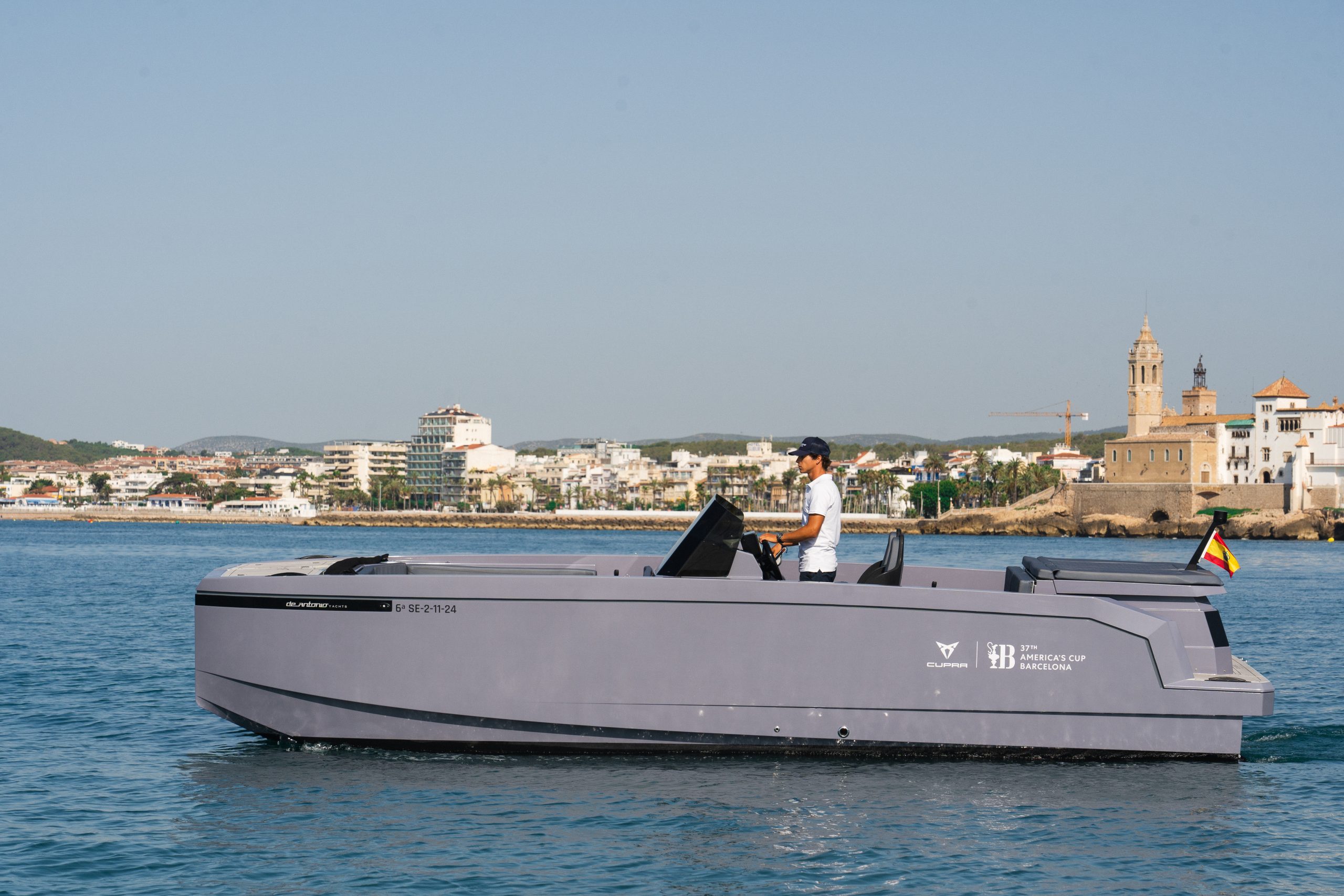 The new De Antonio Yachts E23 Electric Boat featuring a grey Flexiteek Deck.