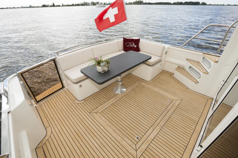 Andante-380- Scrubbed with black caulking - Aquanaut