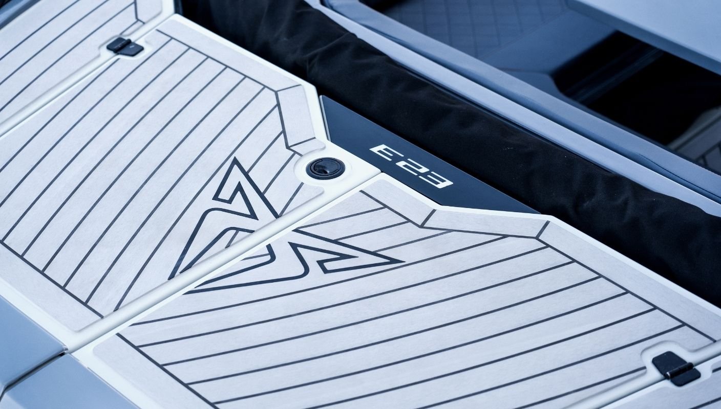 E23 Terramar - Grey with black Caulking - De Antonio