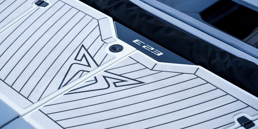 E23 Terramar - Grey with black Caulking - De Antonio