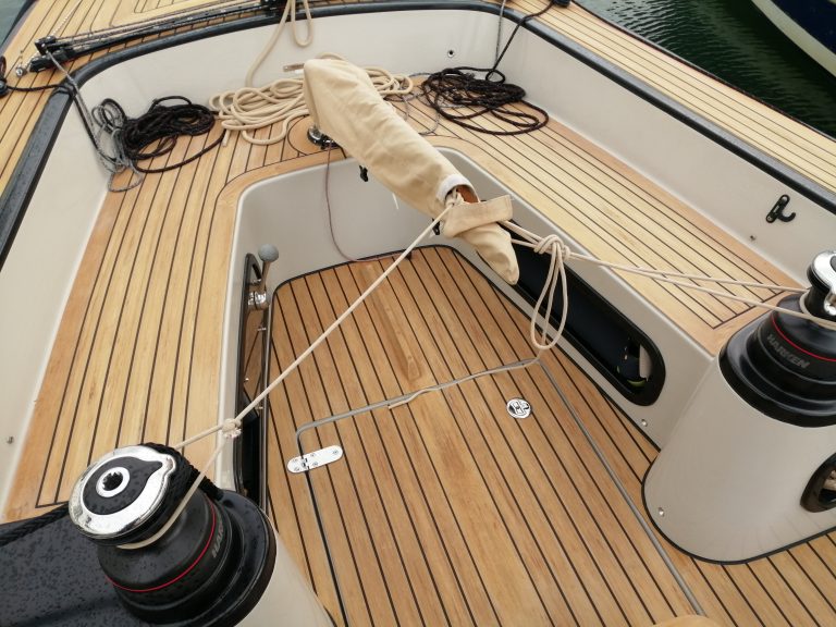 Rosewest seating - Scrubbed with black caulking - Rosewest