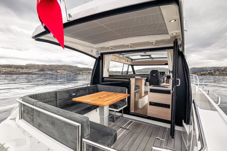 Skilsø 35 seating - Grey with black caulking - Skilsø