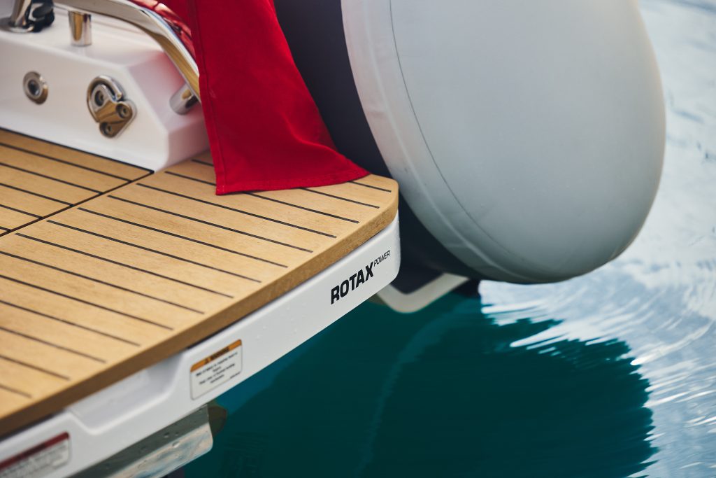 Sportsjet 460 - Scrubbed with black caulking - Williams Jet Tenders