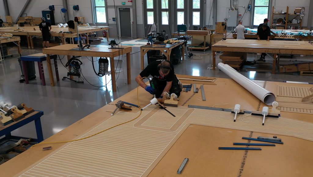 Flexiteek Sweden fabricating a deck