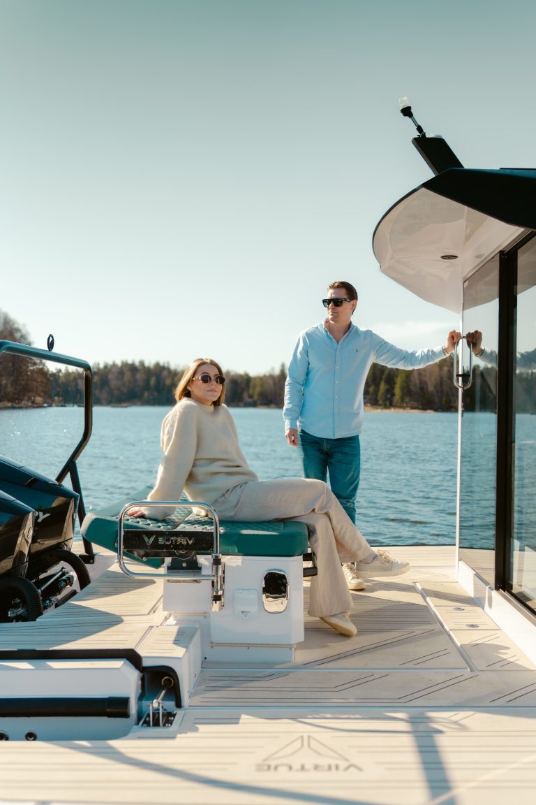 V10 Cabin - White with grey caulking - Virtue