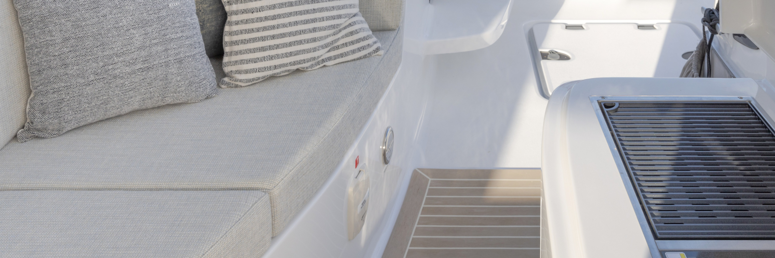 Balance Catamarans equipados con Flexiteek