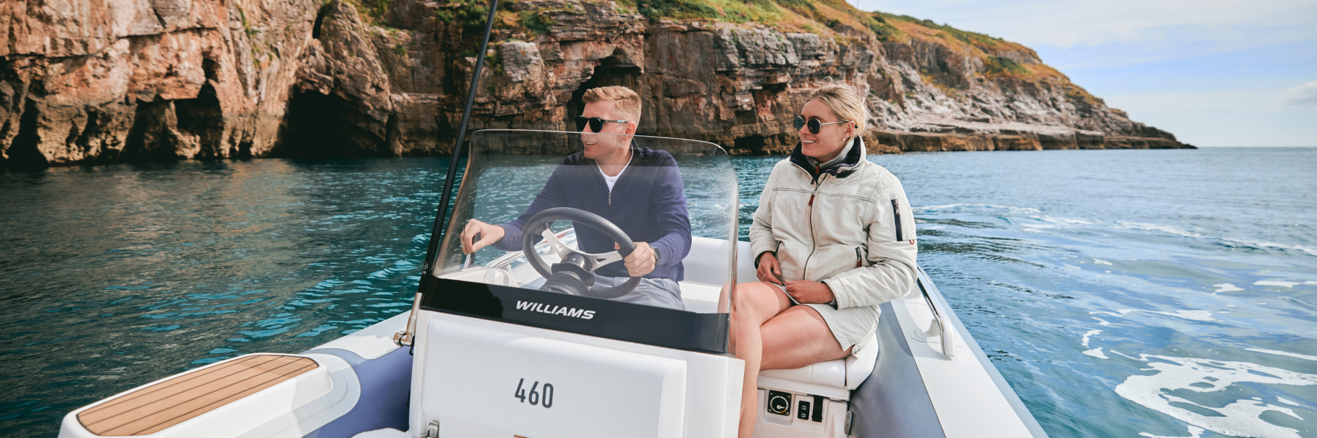 Williams Jet Tenders equipadas con Flexiteek