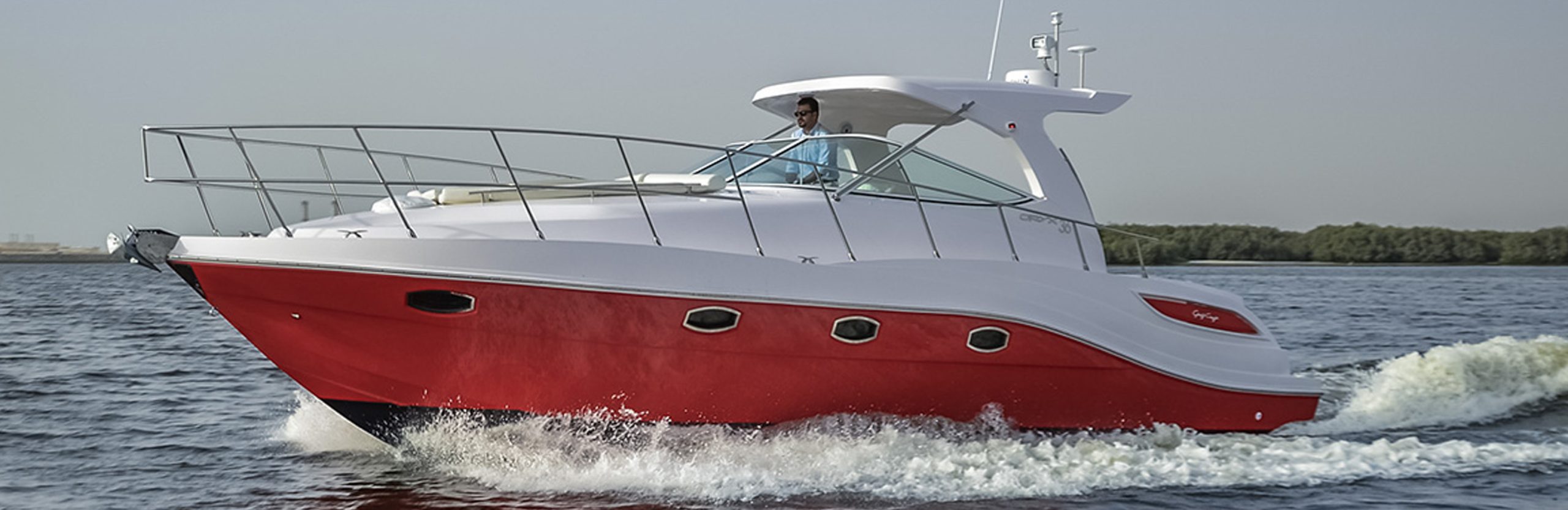 Gulf Craft equipado con Wilks Stainless Steel fendering / Rub Rails