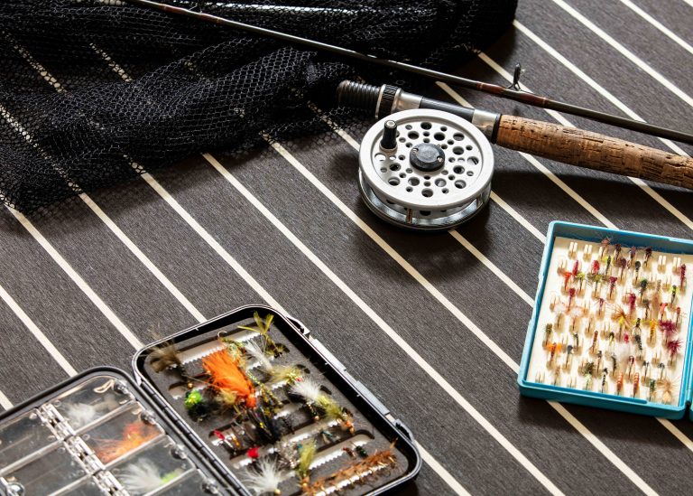 Carbon con calafateado blanco y opción de pesca 2 - Flexiteek International Ltd