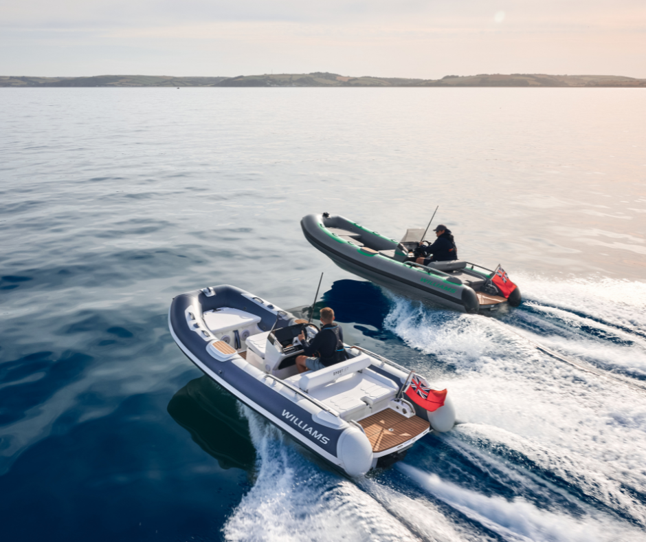 Pont en Flexiteek sur le William Jet Tenders
