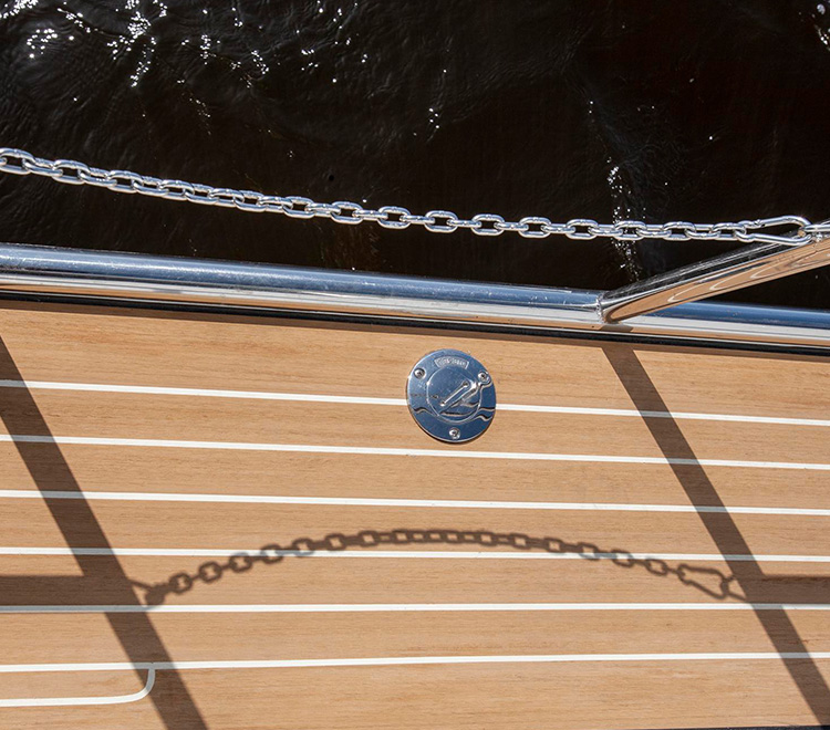 Andante 400 - Scrubbed avec du mastic noir - Aquanaut - A propos de nous OEMs