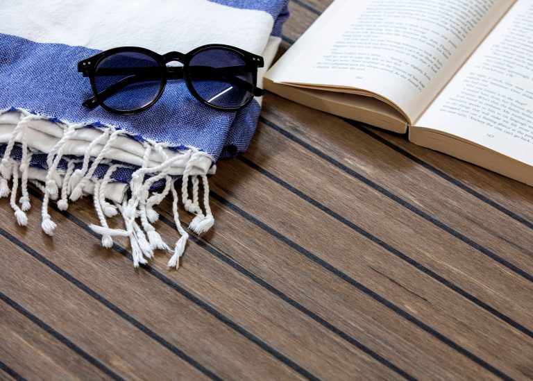 Walnut avec calfeutrage noir et choix de pêche 3 - Flexiteek International Ltd