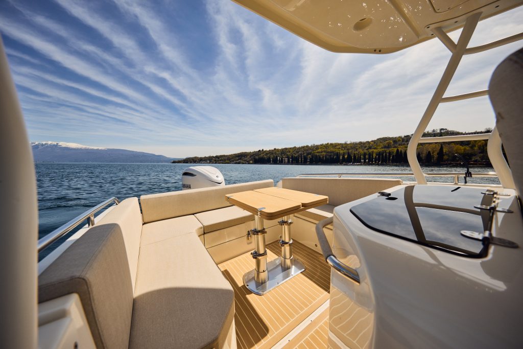 ALMA 27 par Cantieri Capelli Pont Flexiteek