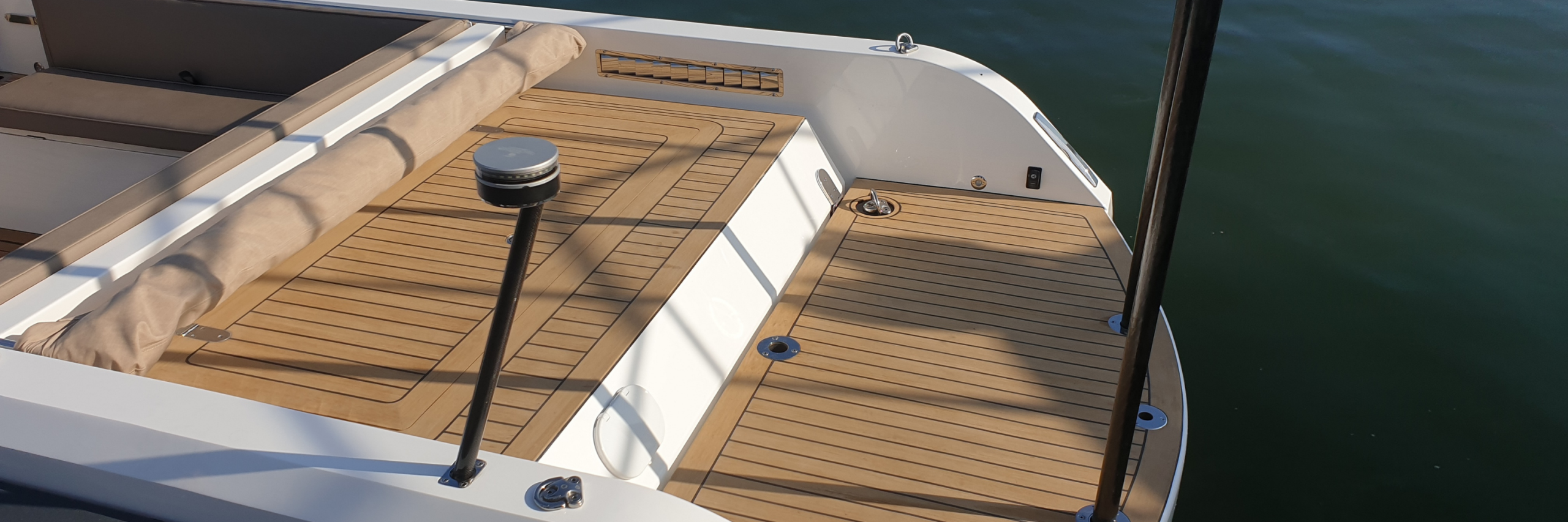 Rib-X equipaggiata con Flexiteek