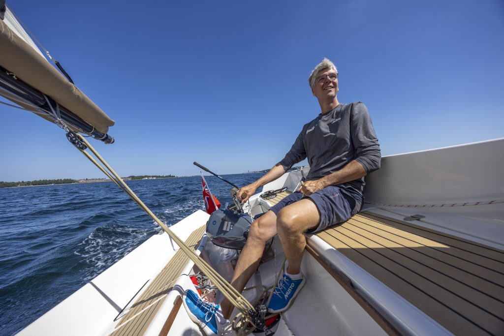 Andreas Lindlahr - Strofinato con calafataggio nero - Swallow Yachts