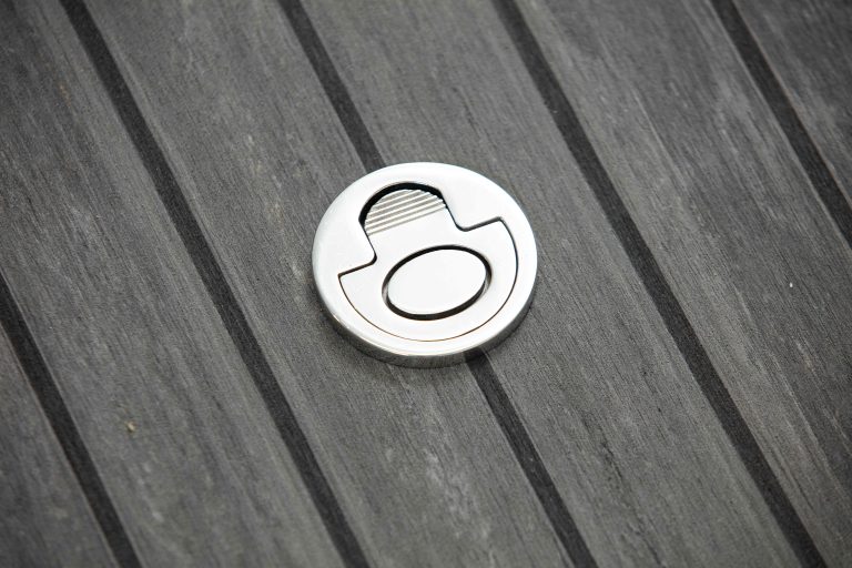 Charcoal con calafataggio nero e scelta di pesca 2 - Flexiteek International Ltd