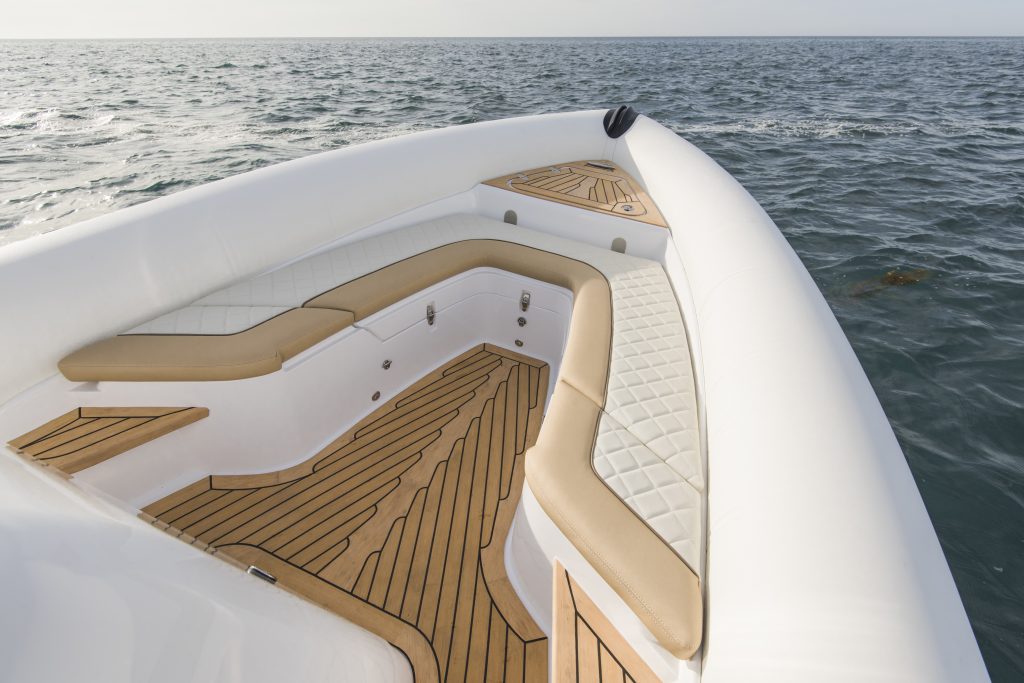 Ribeye Prime 821 prua - Teak con calafataggio nero - Ribeye