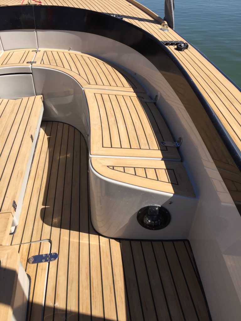 Rosewest - Scrubbed con calafataggio nero - Rosewest