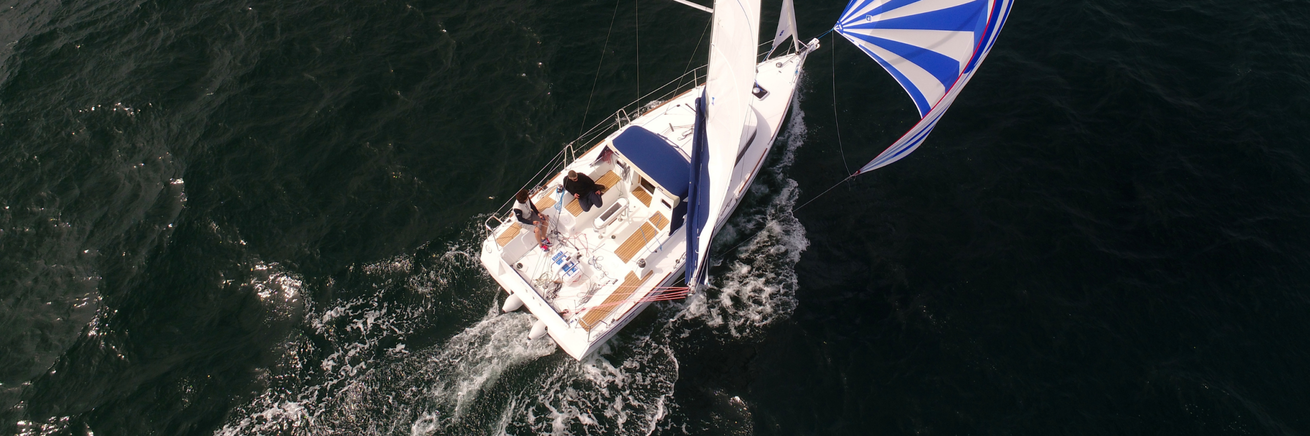 IDB Marine utstyrt med Flexiteek