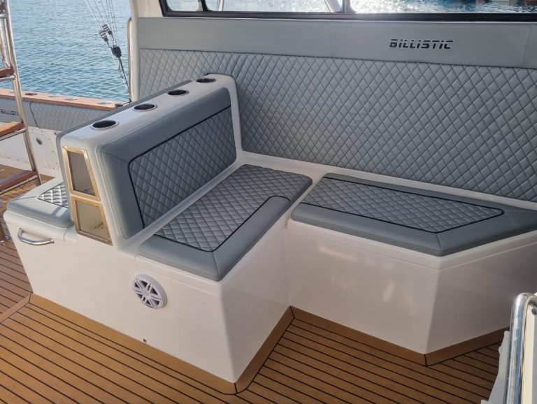 Butt Catt 970XL sitteplasser - Teak med svart fuging - Butt Catt