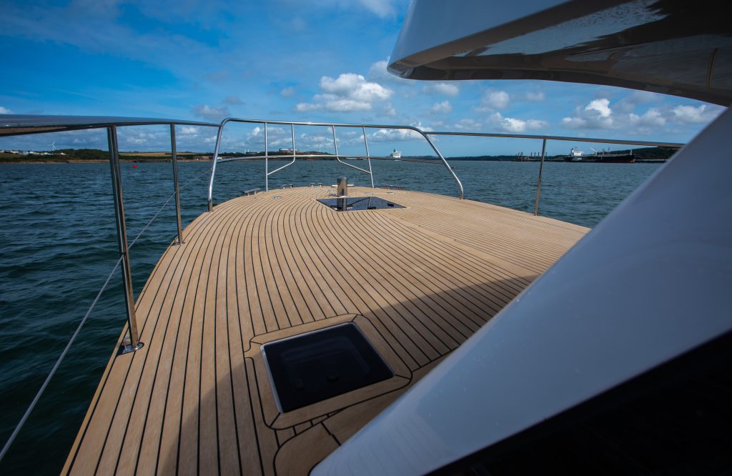 DALE 37 Valegro - Montert Scrubbed med svart fuging - Dale Sailing