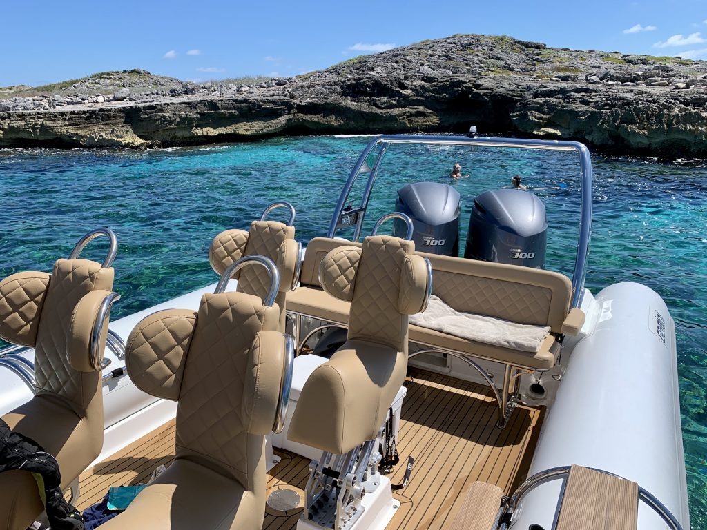 GEMINI Yacht Tenders - utstyrt med Teak med svart fuging - GEMINI Yacht Tenders