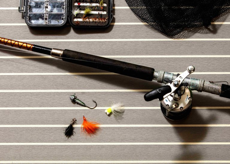 Grå med hvit fuging og fiskevalg 2 - Flexiteek Flexiteek International Ltd