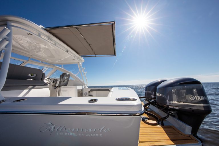Carolina-klassikeren - Scrubbed med svart caulking - Albemarle Boats