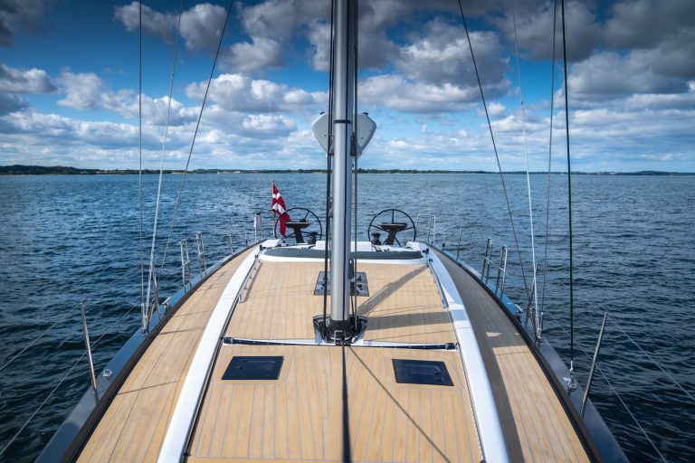 X-Yachts X46 - Scrubbed med grå fuging - X Yachts