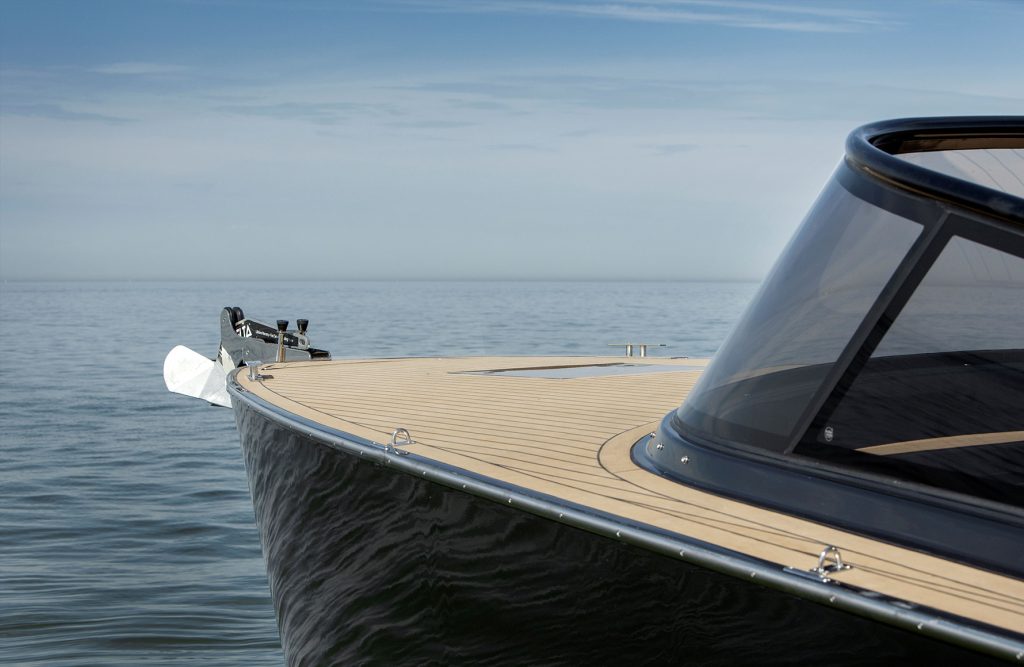 Isloep - Voorzien van Scrubbed met zwarte kit