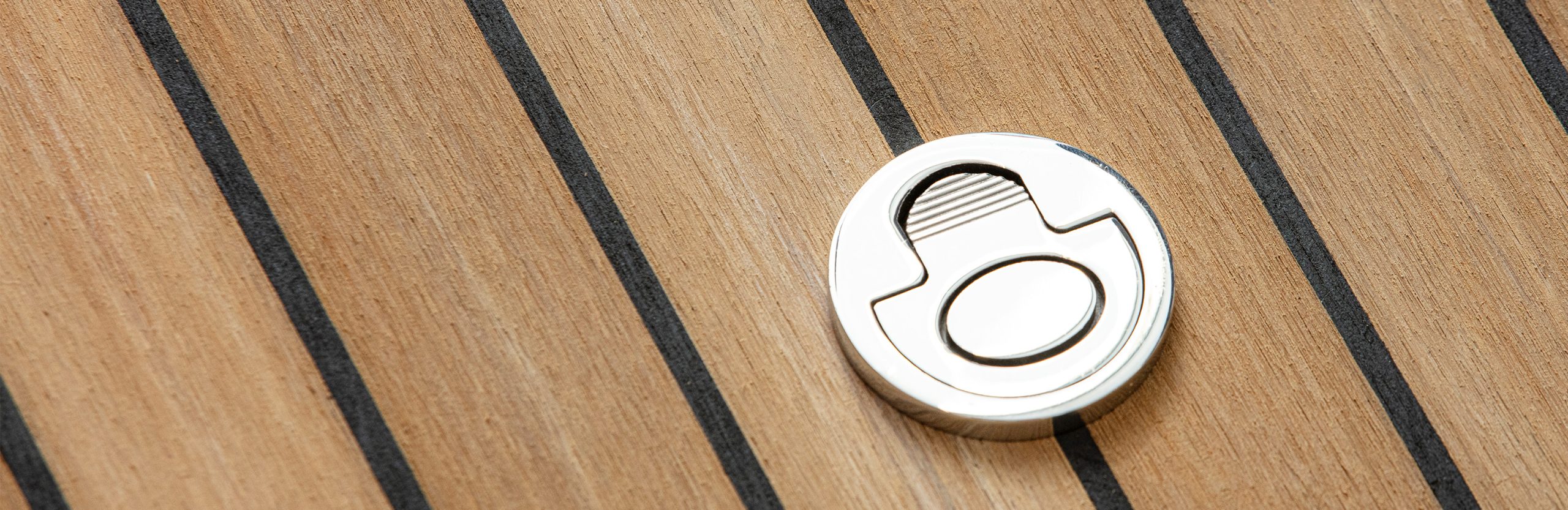 Tritone teak met zwart breeuwwerk - Flexiteek