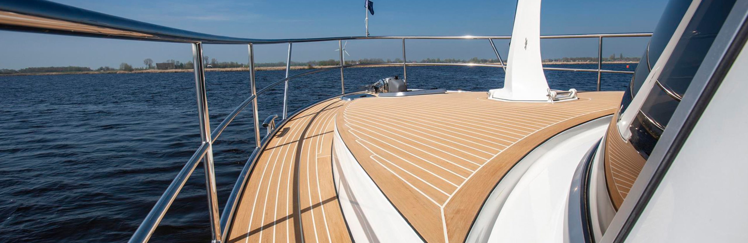 Andante 400 gångväg och front - Scrubbed med svart fogmassa - Aquanaut - Våra kunder