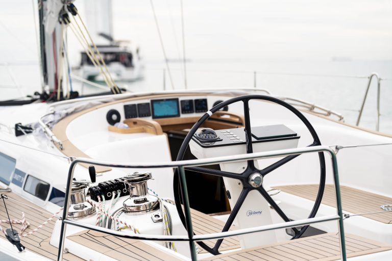 European Yacht of the Year 2023, seglar den nominerade LINJETT 39. Ludovic Fruchaud IMACIS Yachting fotograf.