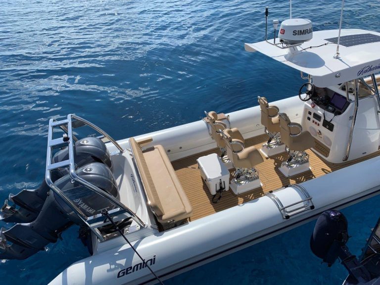 GEMINI Yacht Tender - utrustad med Teak med svart tätning - GEMINI Yacht Tenders