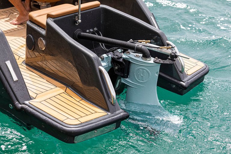 Magonis - Utrustad med Scrubbed with Black - Magonis Electriv Boats