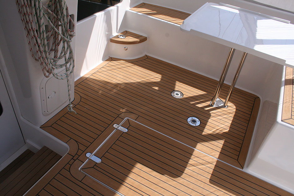 There will be a lot of synthetic teak decking from Flexiteek at Britain´s b...