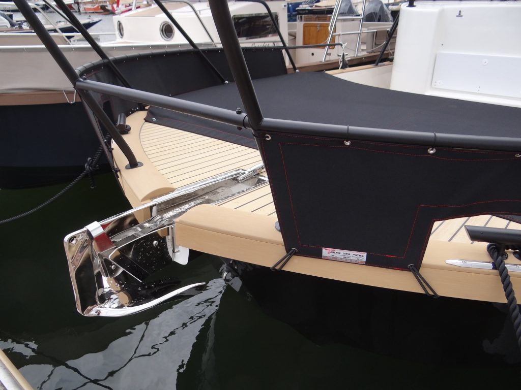 Beacher Nautique fitted with Flexiteek 2G Scrubbed with Black